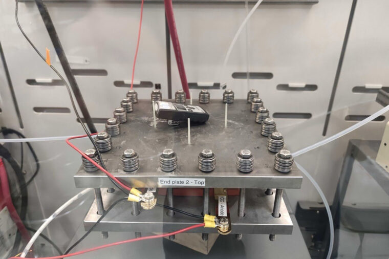 Inexpensive materials transform waste carbon into energy-rich compounds